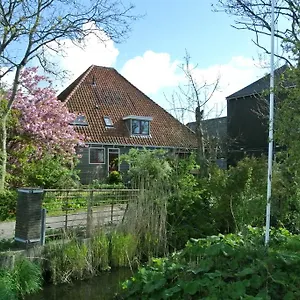  Bed & Breakfast Voorhuis En Klein Waterland Nederland